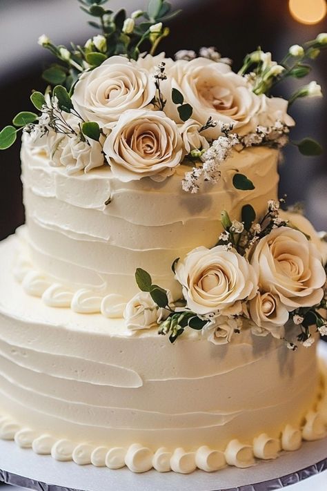 36+ Small Wedding Cake Ideas for Your Big Day - Yeah Weddings Wedding Cake For 2, Simple Wedding Cake Designs, Simple Small Wedding, Small Wedding Cake Ideas, Wedding Cake Designs Simple, Small Wedding Cake, One Tier Cake, Watercolor Wedding Cake, Wedding Macarons