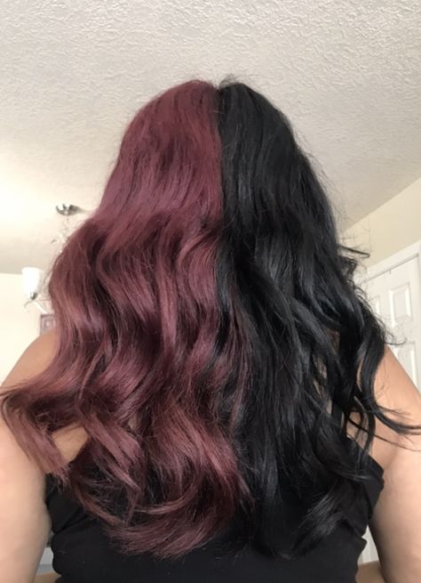 half maroon (redish pinkish) half black hair Dark Hair Split Dye, Split Dye Hair Ideas Purple, Half Black And Purple Hair, Dark Half And Half Hair, Split Dye Brown And Purple, Half Maroon Half Black Hair, Black And Burgundy Split Hair, Half Brown Half Black Hair Split, Black Colorful Hair