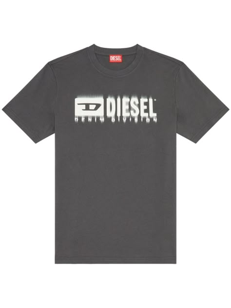 grey cotton jersey texture logo print to the front crew neck short sleeves straight hem Grey Graphic Tee Outfit, Diesel Tshirt, Diesel Outfit, Diesel Shirt, Grey Graphic Tee, Cute Online Clothing Stores, Diesel Shirts, Designer Graphic Tees, Diesel Clothing