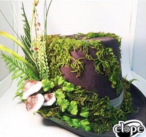 Forest top hat Mardi Gras Hat, Diy Fleur, Fair Outfit, Fair Outfits, Ren Fest, Fairy Clothes, Diy Hat, Witch Costume, Hat Ideas