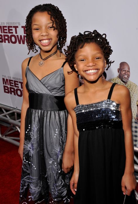 Check Out Some of Chloe x Halle's Best Pics and Bask in Their Soulful Sisterhood Hallie Bailey, Chole And Halle, Baby Dreads, Chloe Halle, Chloe And Halle, Chloe Bailey, Chloe X Halle, Halle Bailey, Sisterlocks