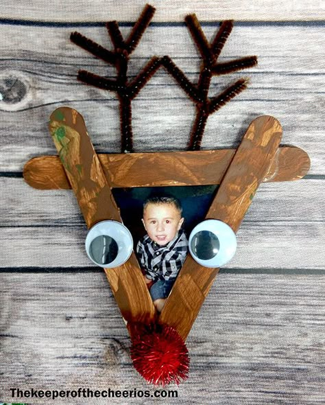 Reindeer Photo Craft, Popsicle Stick Frames For Kids, Christmas Footprint, Eyes Craft, Easy Christmas Craft, Christmas Arts, December Crafts, Christmas Crafts For Toddlers, Craft Sticks