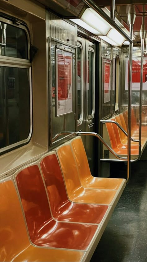 Subway Interior, Quiet Photography, Subway Train Interior, Aesthetic Subway, Citycore Aesthetic, Berlin Rave, Unsleeping City, Bus App, Hip Hop New York