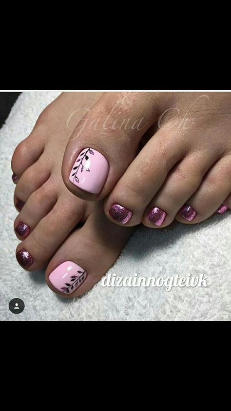 Pedicure Fall Colors Toenails, Toenail Art Designs, Winter Nail Designs, Winter Nail, Hair Skin Nails, Toe Nail Designs, Toe Nail Art, Maroon Color, Hair Skin