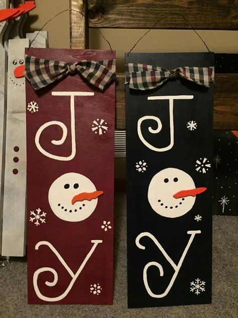 Standing Christmas Signs, Christmas Painted Wooden Boards, Wood Pallet Painting Ideas Christmas, Wood Plank Christmas, Fence Picket Christmas Signs, Christmas Signs Wood Front Porches, Snowman Pallet Signs, Thanksgiving Wood Crafts, Christmas Signs Diy