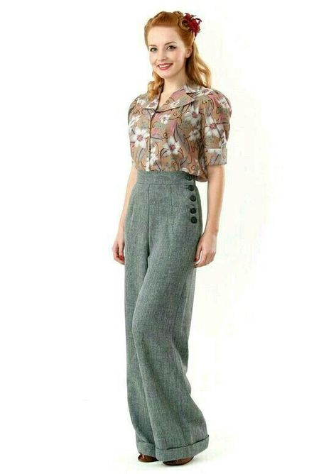 1940s trousers for women. I've always thought trousers (for women) are more modest and practical in a mixed gender environment. Forties Fashion, Fashion 1940s, Dress Pictures, Dresses Australia, Trousers For Women, Look Retro, 1950s Style, 40s Fashion, Retro Mode