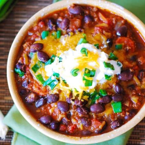 Black Bean Beef Chili Recipe - Julia's Album Black Bean Beef, Recipe With Black Beans, Chili Recipe With Black Beans, Best Vegan Chili, Vegan Chili Recipe, Ground Beef Chili, Beef Chili Recipe, Bean Chilli, Black Bean Chili