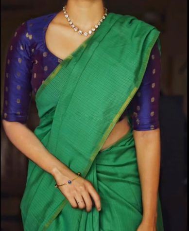 Silk Sarees With Contrast Blouse, Sarees With Contrast Blouse, Latest Blouse Designs, Blouse Designs High Neck, Cotton Saree Blouse Designs, Cotton Blouse Design, Best Blouse Designs, Saree Blouse Neck Designs, New Saree Blouse Designs