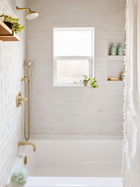 THE FINAL ROOM: Sara's Whimsical, Kid-Friendly Front Bathroom Reveal - Emily Henderson Neutral Kids Bathroom, Small Kids Bathroom, Bathroom With Tub, House Bathrooms, Emily Henderson, Boys Bathroom, Upstairs Bathrooms, Girls Bathroom, Bathroom Floor Tiles