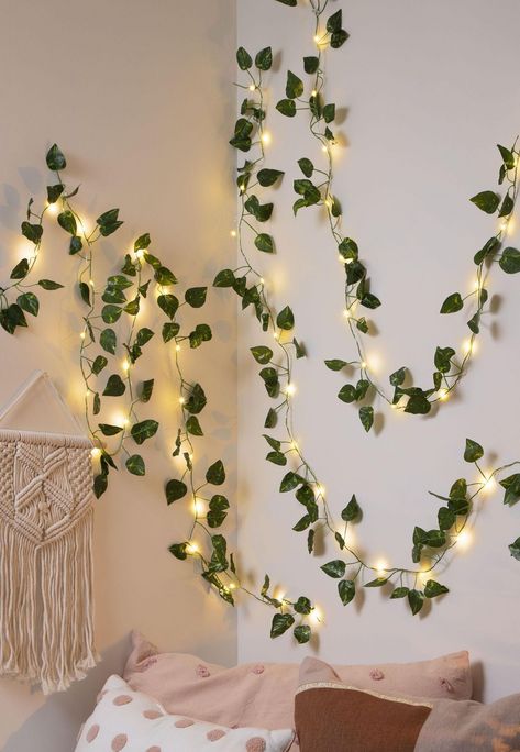 Wall Leaf Decor, Fairy Lights And Plants Bedroom, Office Fairy Lights, Room Decor With Fairy Lights, Fairy Theme Room, Vine Lights, Wine Leaves, Vine Garland, Aesthetic Bedroom Ideas