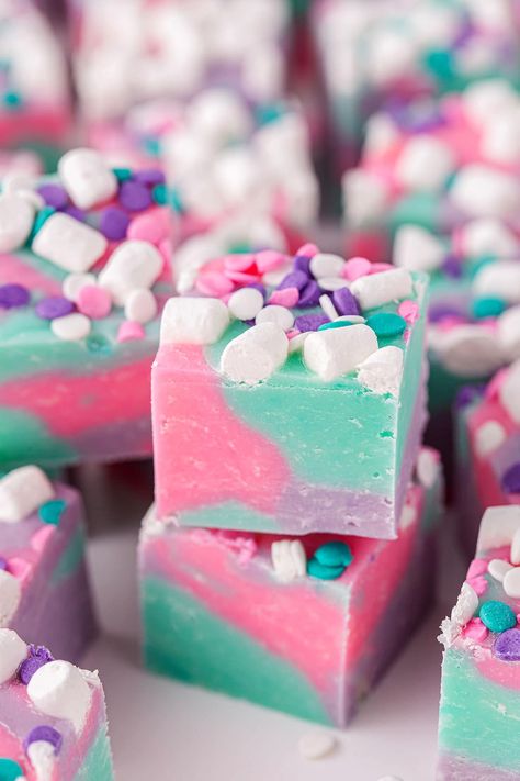 unicorn fudge squares Unique Bake Sale Ideas, Peach Fudge, Funfetti Fudge, Unicorn Fudge, Fudge Squares, Easter Fudge, Unicorn Recipes, Traditional Christmas Eve Dinner, Cotton Candy Fudge