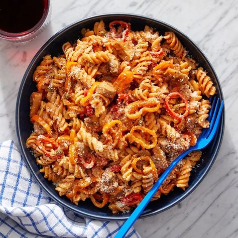 Recipe: Creamy Tomato Banza Chickpea Pasta with Mushrooms & Sweet Peppers - Blue Apron Banza Chickpea Pasta, Banza Pasta, Pasta With Mushrooms, Creamy Pasta Recipes, Chickpea Pasta, Sweet Peppers, Mushroom Pasta, Blue Apron, High Protein Low Carb