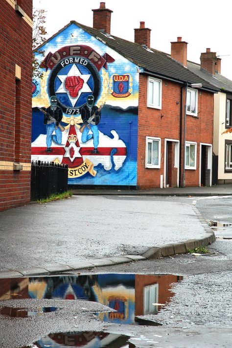 Loyalist mural in East Belfast_ Northern Ireland Raf Regiment, Belfast Murals, Trevor Francis, Northern Ireland Troubles, Orange Order, Belfast Ireland, Glasgow Rangers Fc, Irish Language, Uk History