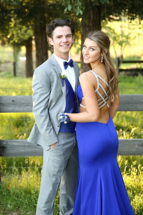 Prom Picture Props Ideas, Prom Pictures Couples Friends, Formal Dance Pictures Couples, Barn Prom Pictures, Funny Prom Pictures Couples Hilarious, Professional Prom Photos, Gray Prom Suit, Royal Blue Prom Dress Couple, Outdoor Prom Pictures