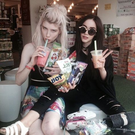 Image via We Heart It https://weheartit.com/entry/163134510/via/18643182 #alternative #black #cool #girl #grunge #hippie #hipster #indie #model #pale #sitemodel #charliebarker #elizabethjanebishop Joanna Kutcha, Elizabeth Jane Bishop, Charlie Barker, 2015 Tumblr, 2014 Grunge, Joanna Kuchta, Guardians Of Galaxy, Elizabeth Bishop, Tumblr Era