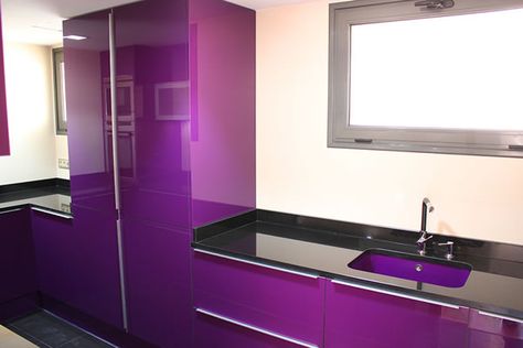 cocina color pantone 2014 Purple Palace, Ideas Para Cocina, Purple Home Decor, Home Kitchen Ideas, Pretty In Purple, Casa Interior, Pink Rooms, Purple Kitchen, Purple Bedroom