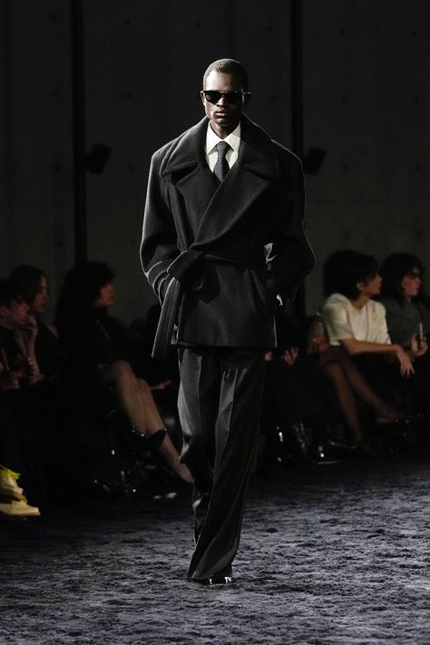 Saint Laurent Menswear, 2024 Menswear, Modern Suits, Menswear Runway, Best Dressed Man, Anthony Vaccarello, Menswear Fashion Show, Old Money Style, Cool Outfits For Men