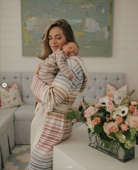 Fall Post Partum Outfits, Going Home From Hospital Outfit, Hospital Outfit For Mom, Going Home From Hospital, Comfy Stylish Outfits, Going Home Outfit For Mom, Comfy Mom Outfits, Home Outfit Ideas, Baby Going Home Outfit