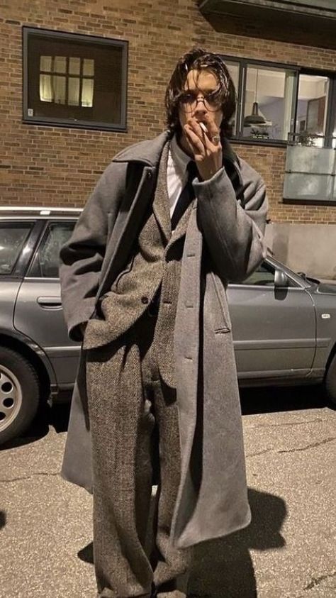 Fall Italy Outfits, Italy Outfits Men, Men Fashion Trends, Mens Closet, Dark Academic, Vintage Armani, Masc Fashion, Trench Coat Outfit, Harvey Specter