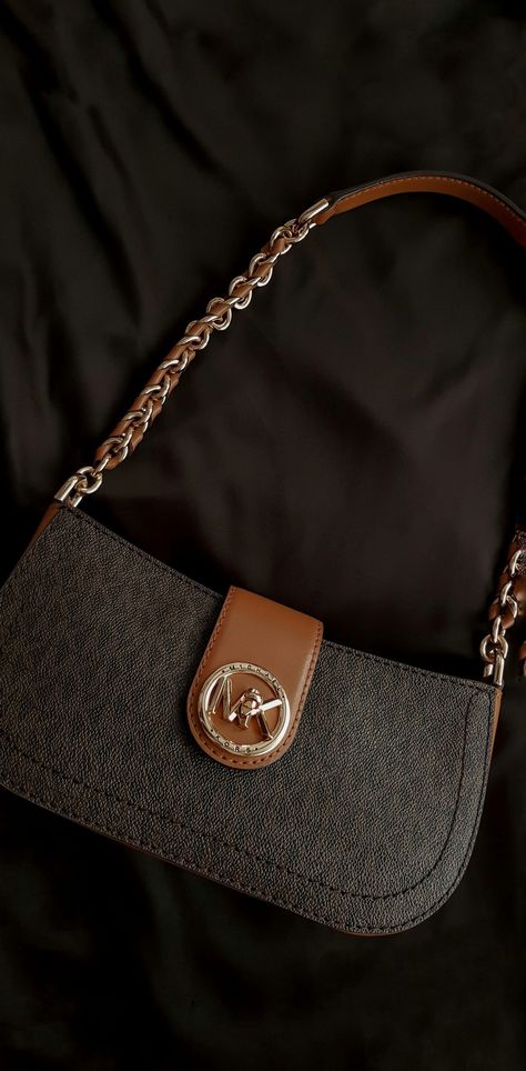 Michael Kors Handbags Aesthetic, Michael Kors Bag Aesthetic, Michael Kors Aesthetic, Material Gworl, Girly Bags, Luxury Purses, Brand Bags, Bags Aesthetic, Bag Collection