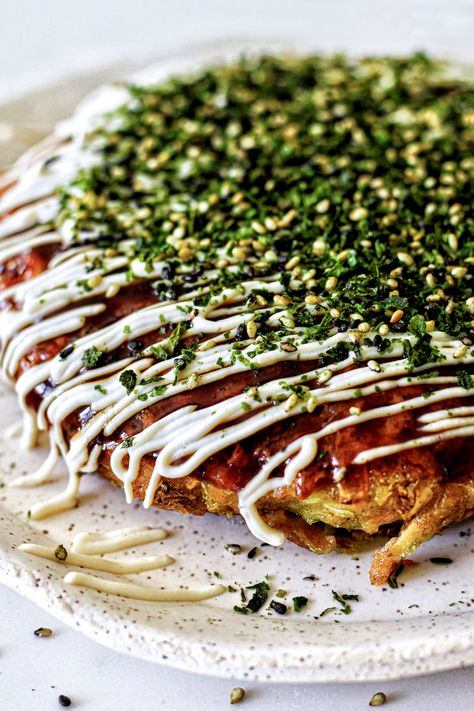 Vegan Okonomiyaki, Mayonnaise Homemade, Cabbage Vegan, Okonomiyaki Recipe, Vegetarian Japanese, Ground Flax Seed, Crispy Seaweed, Kewpie Mayonnaise, Teriyaki Tofu