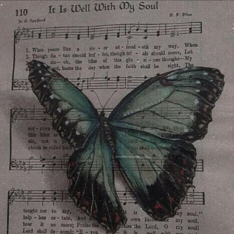 WhatsApp Aesthetic Wallpaper Fairy, Butterflies Aesthetic Vintage, Grudge Aesthetics, Grunge Butterfly, Butterfly Facts, Aesthetic Magic, Fairy Grunge Aesthetic, Dream Drawing, Butterfly Tattoo Designs