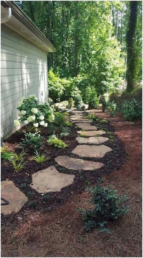 Backyard Landscape Idea Side Yard Landscaping, Pathway Landscaping, Stone Path, The Secret Garden, Home Landscaping, Garden Yard Ideas, Front Yard Garden, Side Yard, House Landscape