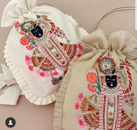 Photo By In Vogue - Trousseau Packers Lord Paintings, Crochet Potli Bag, Kutch Work Designs, Bead Bag, Potli Bag, Diy Bag Designs, Wedding Crafts Diy, Handmade Embroidery Designs, Hand Work Embroidery