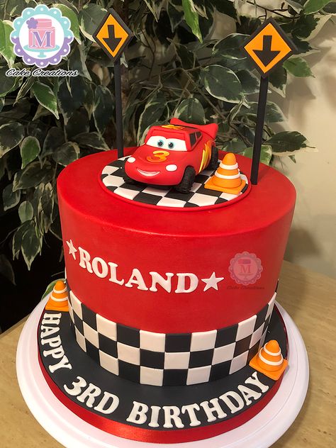 Lightning mcqueen fondant cake Lighting Mac Queen Cake, Lightning Mcqueen Cakes, Lighting Mcqueen Cake Ideas, Lightning Mcqueen Cake Ideas, Mcqueen Cake Design, Cake Lightning Mcqueen, Lighting Mcqueen Cake, Mcqueen Birthday Cake, Prince Baby Shower Cake