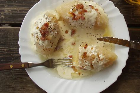 Lithuanian Potato-Meat Dumplings (Cepelinai) Recipe Cepelinai Recipe, Meat Dumplings Recipe, Lithuania Food, Bacon Gravy, Meat Dumplings, Fried Cheese Curds, Bacon Sauce, Lithuanian Recipes, Potato Pudding