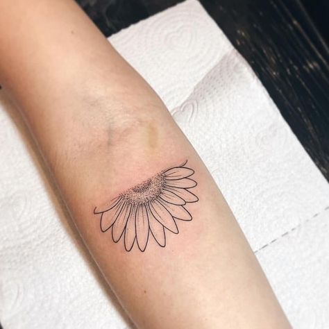 Half Sunflower Tattoo, Half Sleeve Tattoos Lower Arm, Sunflower Tattoo Thigh, Sunflower Tattoo Simple, Half Sunflower, Sunflower Tattoo Sleeve, Sunflower Tattoo Shoulder, Japanese Tattoos, Disney Tattoo