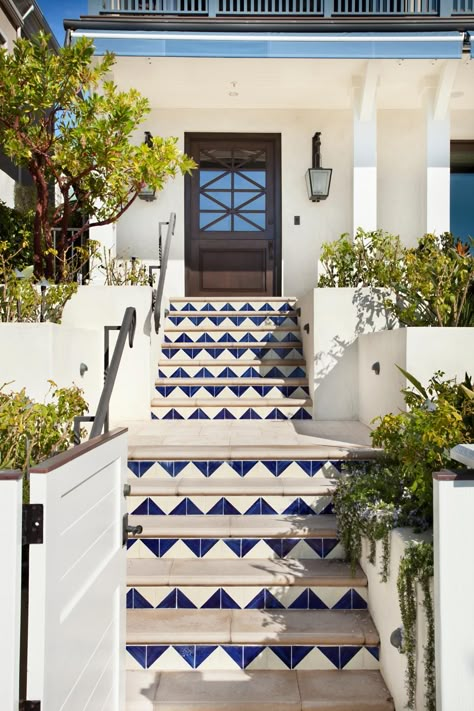 Porch Stairs, Front Door Steps, Bold Tile, Front Stairs, Toilette Design, Tiles Designs, Porch Tile, Exterior Tiles, Exterior Wall Tiles