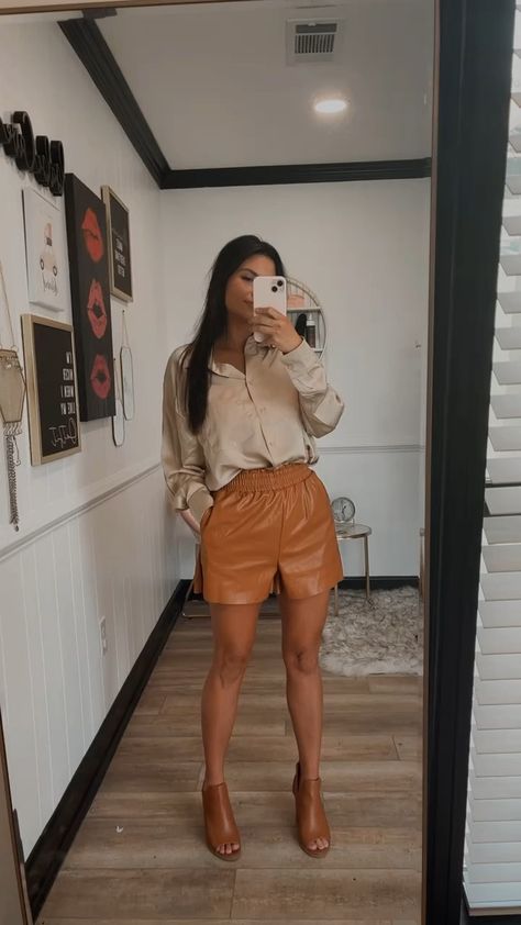 Brown Paperbag Shorts Outfit, Leather Shorts Brown, Vegan Leather Shorts Outfit, Leather Paper Bag Shorts Outfit, Brown Leather Shorts Outfit Fall, Leather Paperbag Shorts Outfit, Faux Leather Shorts Outfit Summer, Tan Leather Shorts Outfit, Spring Leather Shorts