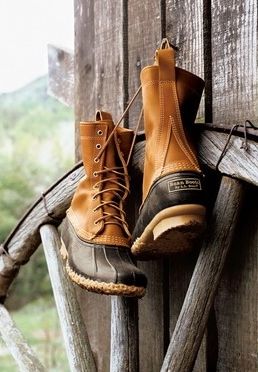 Duck Boots Outfit, Winter Camping Outfits, Farm Women, Ll Bean Boots, Uggs For Cheap, Ugg Winter Boots, Vintage Outdoor, Boating Outfit, Camping Outfits