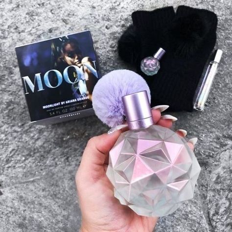 Moonlight By Ariana Grande, Ariana Grande Perfumes, Perfume Ariana Grande, Ariana Perfume, Ariana Grande Fragrance, Ariana Grande Perfume, First Perfume, Fragrance Bottle, Bath And Body Works Perfume