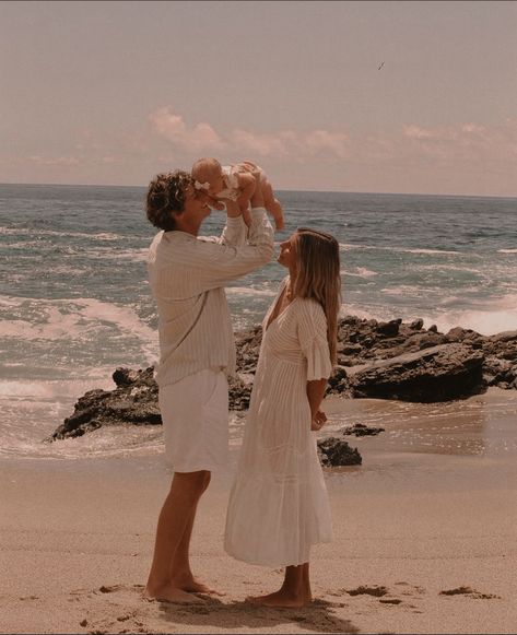 Coastal Mother Aesthetic, Family Esthetics, Editorial Family Beach Photoshoot, Beach Family Photos Film, Family At Beach Aesthetic, Coastal Family Aesthetic, Moody Beach Family Photos, Family Beach Trip Aesthetic, Small Family Beach Pictures