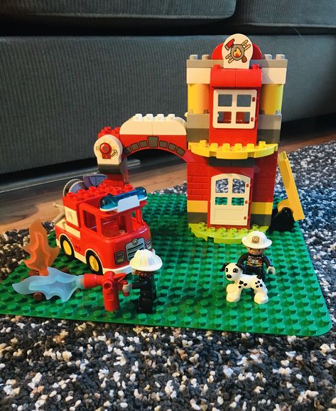 Lego Pizza, Duplo Ideas, Lego Dog, Lego Duplo Town, Lego Fire, Kids Pizza, Lego Town, Lego Creative, Fire Fighters