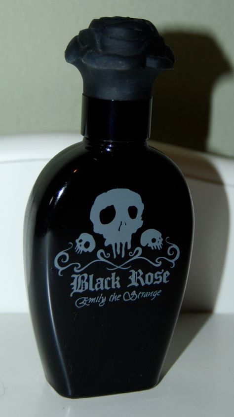 Emily Strange, Emily The Strange, Rose Perfume, Perfume Scents, Perfume Lover, Perfume Collection, Grunge Aesthetic, Smell Good, Black Rose