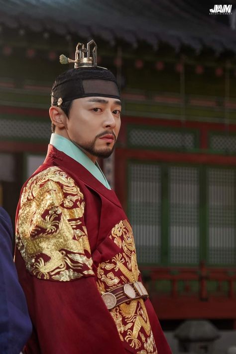 Historical Korean Drama, Jo Jung Suk, Shin Se Kyung, Korean Hanbok, Historical Drama, Korean Artist, Kdrama Actors, Asian Actors, Historical Clothing