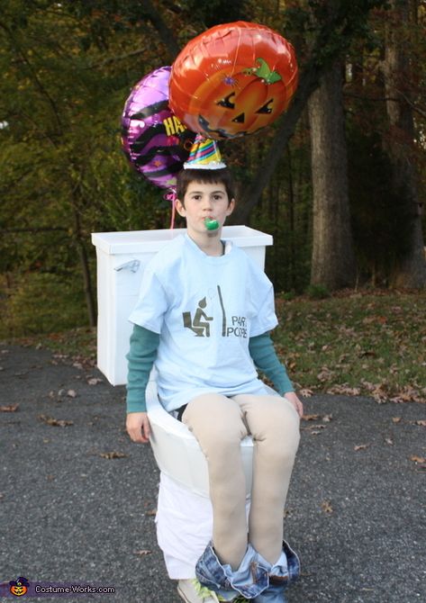 Funny Homemade Costumes, Toilet Costume, Punny Halloween Costumes, Party Pooper, Halloween Costumes 2014, Homemade Costume, Creepy Halloween Decorations, Costume Works, Halloween Parade