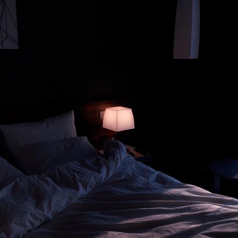 pint — marktemelon Messy Bed, Dream House Rooms, Aesthetic Rooms, House Room, Dark Room, Night Aesthetic, Room Aesthetic, Dark Aesthetic, Room Inspo