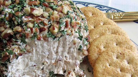 Tuna Ball, Tuna Balls Recipe, Cheese Ball Recipes, Tuna Recipes, Vegan Appetizers, Perfect Appetizers, Cheese Ball, Vegan Cheese, Family Recipes