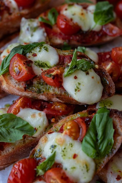 These bite-sized Pizza Crostini’s make for the perfect little snack to serve up for lunch with very minimal prep and cooking time. Made with toasted baguette that’s brushed with garlic, tomato sauce, cherry tomatoes and mini mozzarella balls. Mozzarella Balls Recipe, Fresh Mozzarella Salad, Mini Mozzarella Balls, Toasted Baguette, Mozzarella Balls, Mozzarella Pizza, Mozzarella Salad, Dinner Party Summer, Diwali Food