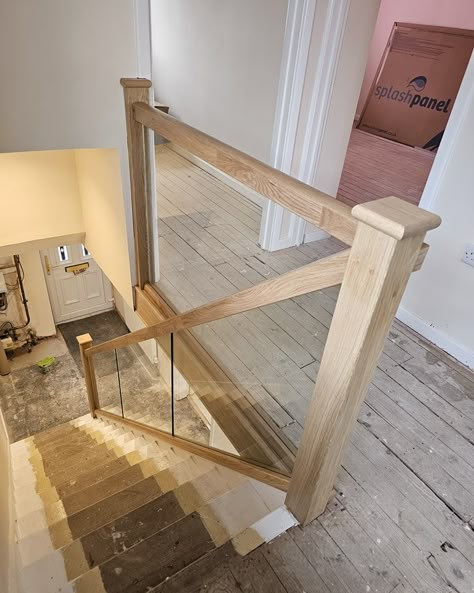 Stairs With Lights, Glass Bannister, Staircase Balustrade, Oak Banister, Glass Staircase Railing, Staircase Renovation, Glass Railing Stairs, Wall Mounted Handrail, Oak Handrail