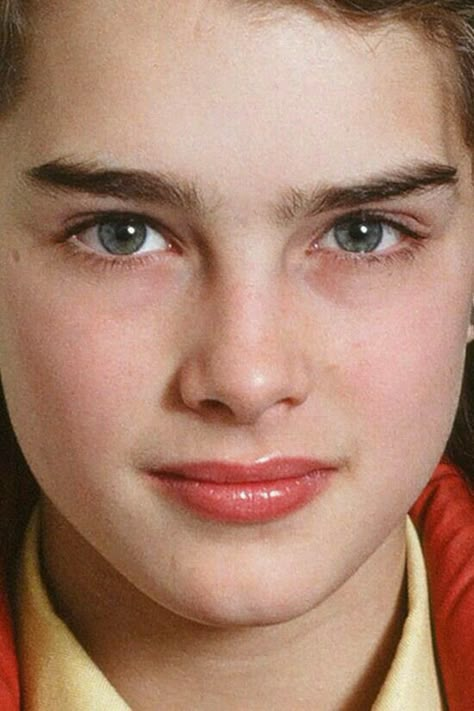 Brooke Shields Eyebrows, Brooke Shields Young Aesthetic, Brooks Shields, 90s Model Aesthetic, Brooke Shields Young, Brooke Shields, Model Aesthetic, 인물 사진, Throwback Thursday