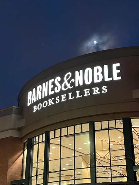 Working At Barnes And Noble, Barns And Noble Aesthetic, Barnes And Noble Aesthetic, Barnes And Noble, California Travel, Shopping Trip, Childhood Memories, Vision Board, Travel Guide