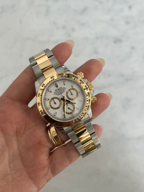 Daytona Rolex Men, Rolex On Wrist, Rolex Daytona Women, Men Watches Classy, Rolex Daytona Two Tone, Rolex Two Tone, Rolex Daytona Watch, Classy Watch, Rolex Women