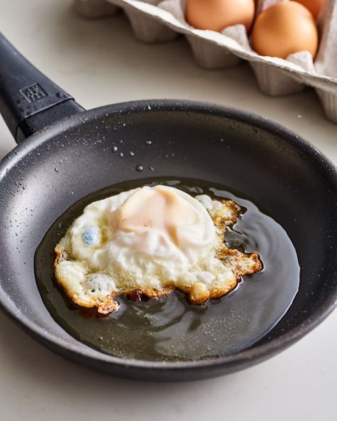 The Best Way to Fry an Egg | Kitchn Spanish Eggs, Fry An Egg, Cook Eggs, Hp Sauce, Huevos Fritos, Feel Good Food, Fried Eggs, Egg Dish, Egg Breakfast