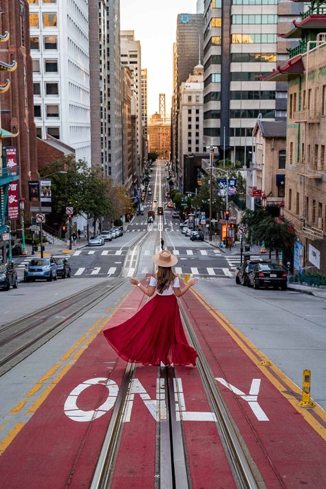 Autumn San Francisco, San Francisco Street, San Francisco Places To Visit, Sanfransico California Outfit, Travel Photo, Pier 39 San Francisco Picture Ideas, San Francisco Astethic, San Francisco Fall Outfits, San Francisco Photoshoot