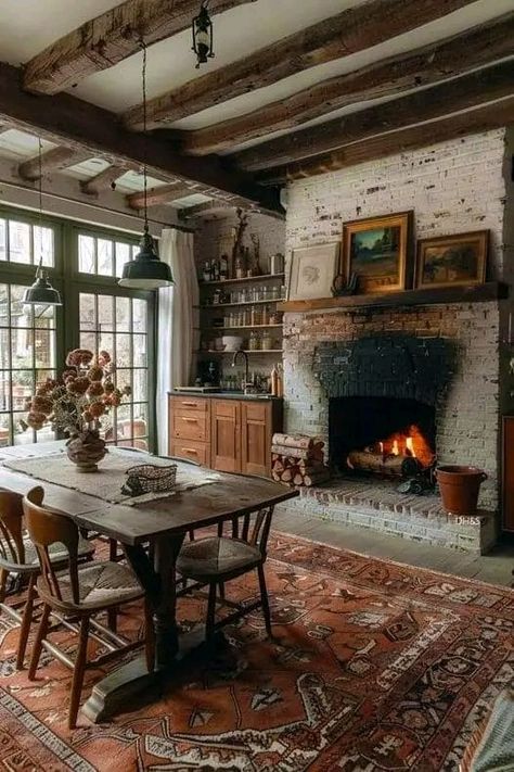 Old Cottage Aesthetic Interior, Old British House Interior, British House Interior, Old English House Interior, Old English Interior, English House Interior, Old English Farmhouse, British Homes Interior, British Cottage Interior